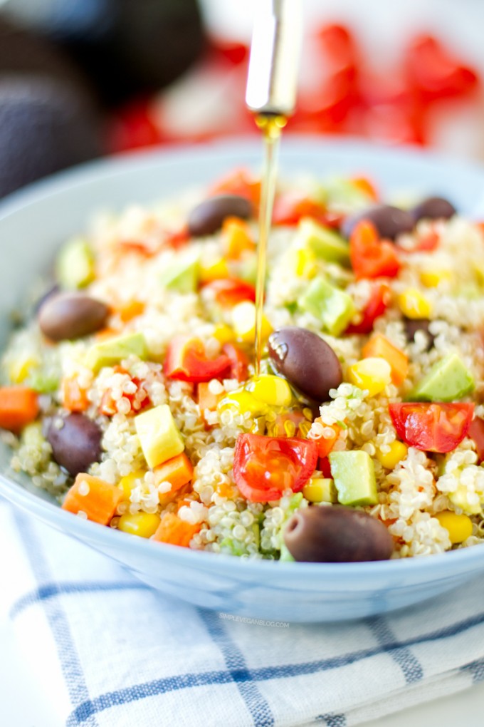 Simple-vegan-quinoa-salad-5
