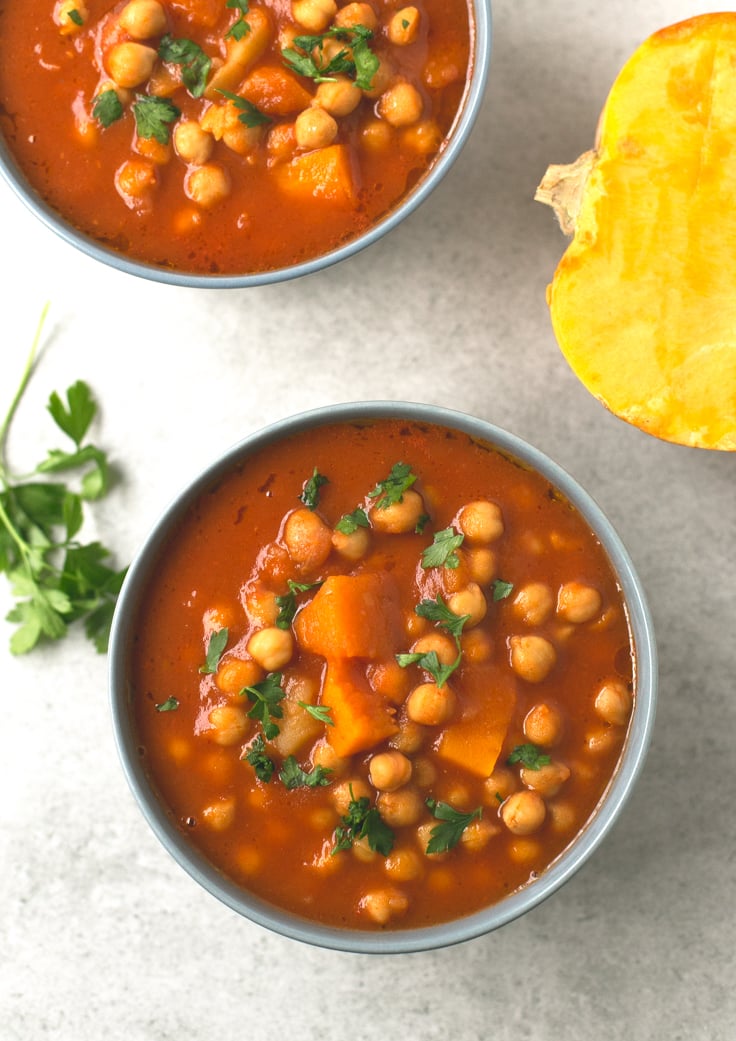 Spanish chickpea stew - You need to give this Spanish pumpkin and chickpea stew a try! It's so comforting, satisfying and easy to make. You're going to love it!