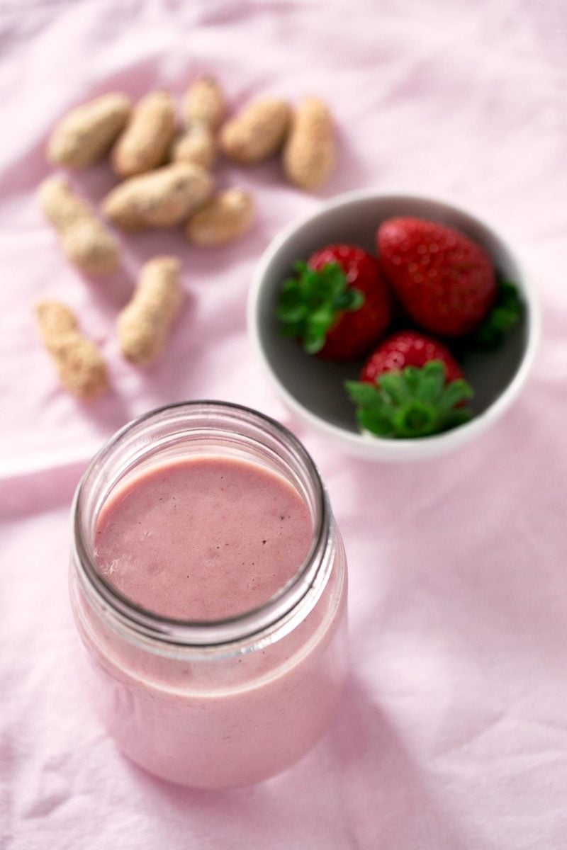 Smoothie après l'entraînement. - C'est mon smoothie post-entraînement préféré. C'est parfait pour alimenter votre corps après un entraînement intense, mais vous pouvez en profiter à tout moment!'s perfect to fuel your body after an intense workout, but you can enjoy it any time!