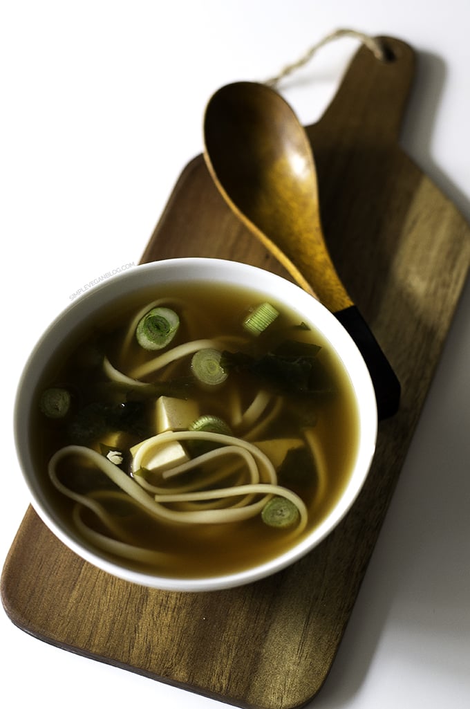 15 Minute Simple Vegan Miso Soup