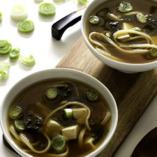 15 Minute Simple Vegan Miso Soup