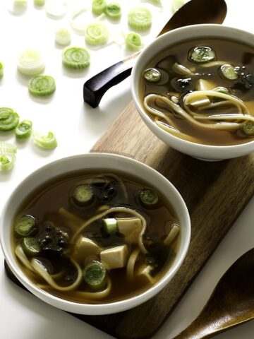 15 Minute Simple Vegan Miso Soup