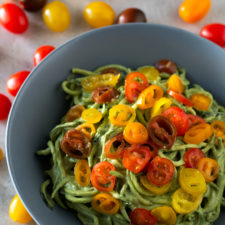 Zucchini Noodles with Avocado Sauce - These delicious zucchini noodles (or zoodles) with avocado sauce are ready in 10 minutes. Besides, this recipe requires just 7 ingredients to make.