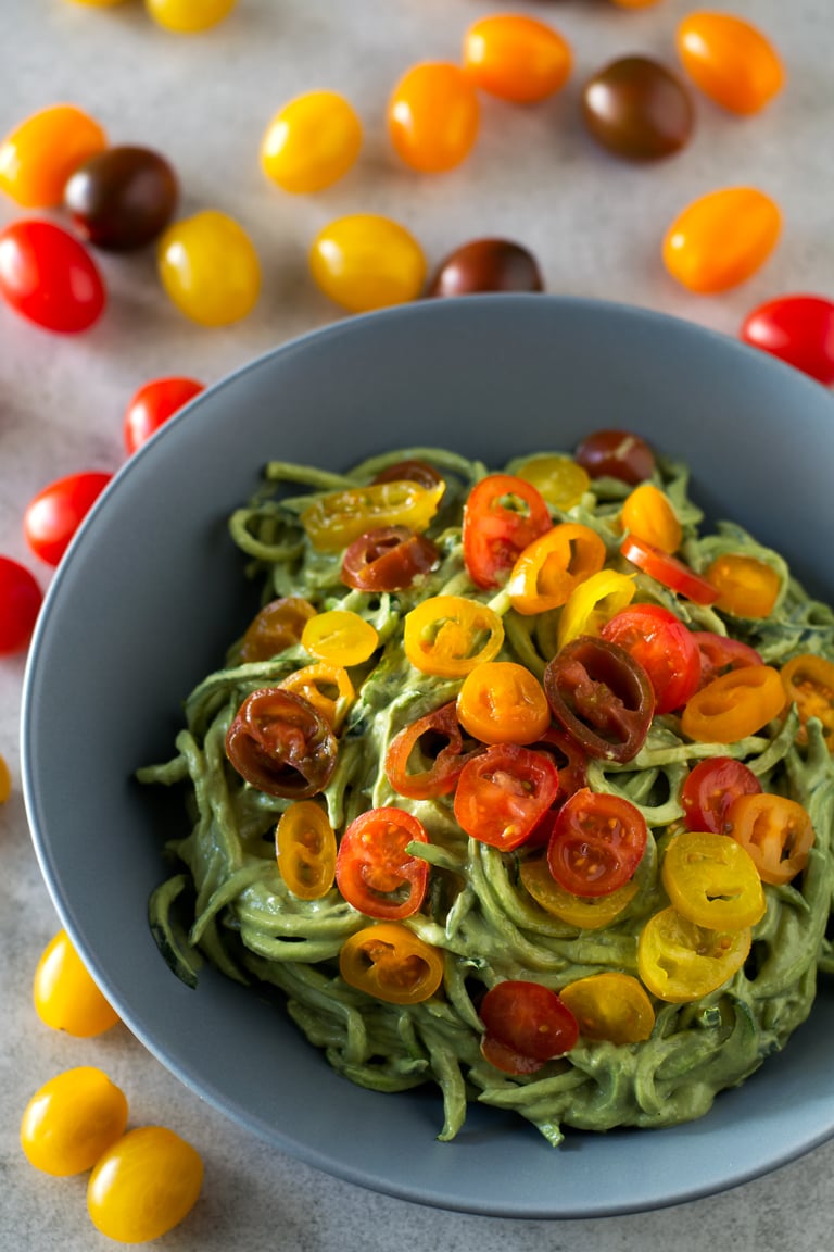 Zucchini Noodles with Avocado Sauce - These delicious zucchini noodles (or zoodles) with avocado sauce are ready in 10 minutes. Besides, this recipe requires just 7 ingredients to make.