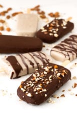 Almond popsicles | simpleveganblog.com #vegan #glutenfree