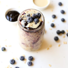 Blueberry overnight oats | simpleveganblog.com #vegan #glutenfree #healthy