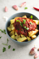 Fat Free Patatas Bravas - Patatas bravas is one of the most popular tapas in Spain. This fat-free recipe is heatlhier than the traditional one and tastes so good!