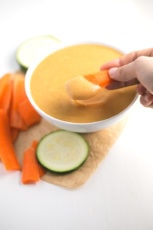 Fat free vegan cheese sauce - Everybody loves vegan cheeses, so we want to share with you this fat-free vegan cheese sauce, which is inspired in our popular vegan cheese recipe.