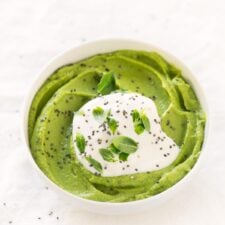 Pea Puree.- This pea puree is ready in 15 minutes and is really easy to make. I'm obsessed with this amazing recipe. It's the perfect side!