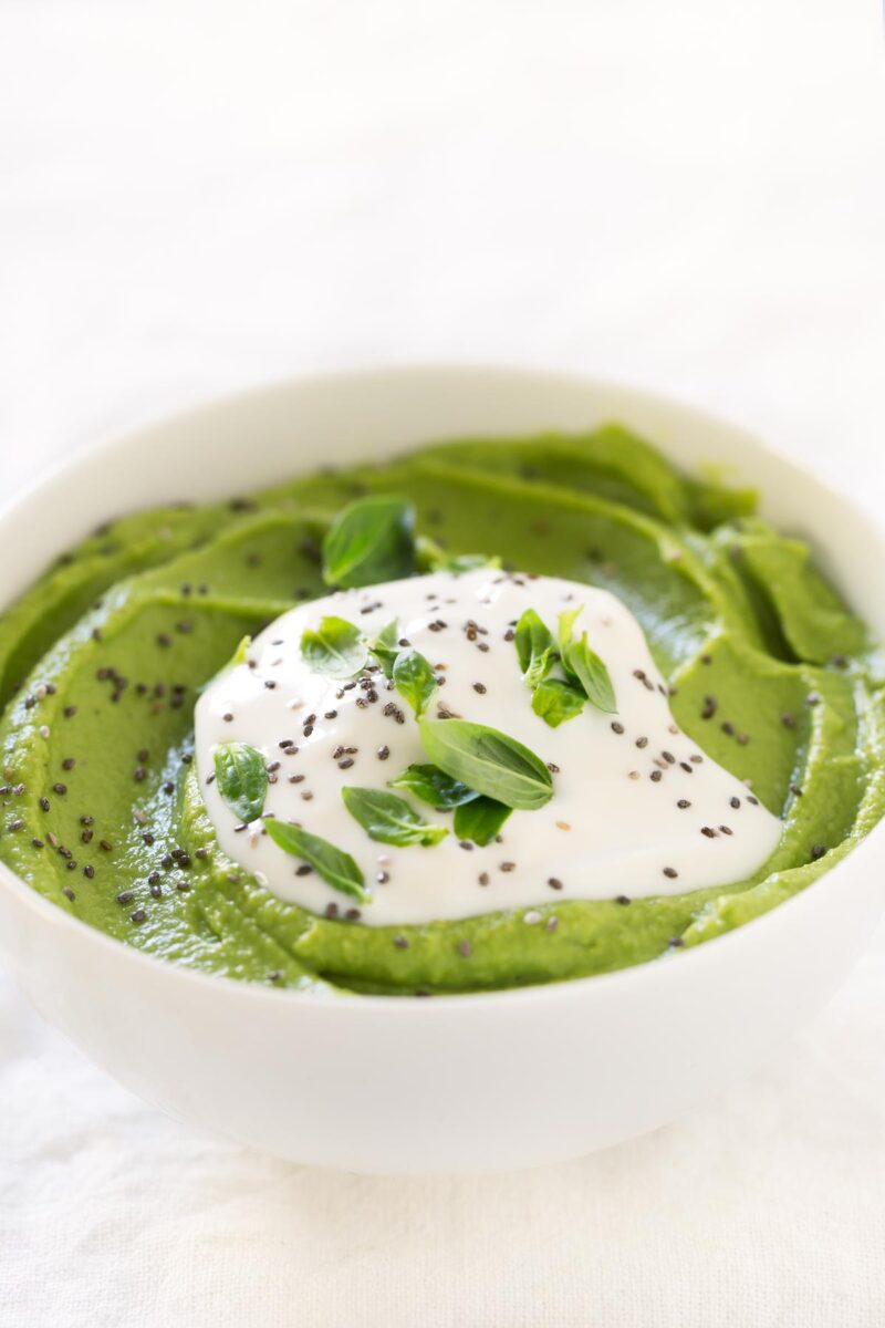 Pea Puree.- This pea puree is ready in 15 minutes and is really easy to make. I'm obsessed with this amazing recipe. It's the perfect side!