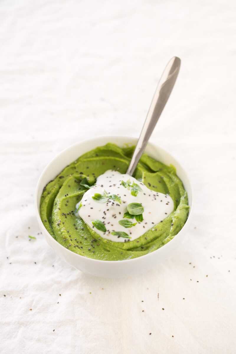 Pea Puree.- This pea puree is ready in 15 minutes and is really easy to make. I'm obsessed with this amazing recipe. It's the perfect side!