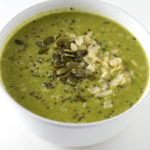 Immune boosting green soup - This soup is perfect to boost your immune system and is also great if you're already sick. The ingredients are awesome and have amazing health properties.