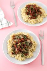 Vegan Mushroom Risotto. - To make a vegan mushroom risotto is so easy. It's cholesterol-free, lower in fat and healthier than the traditional one.