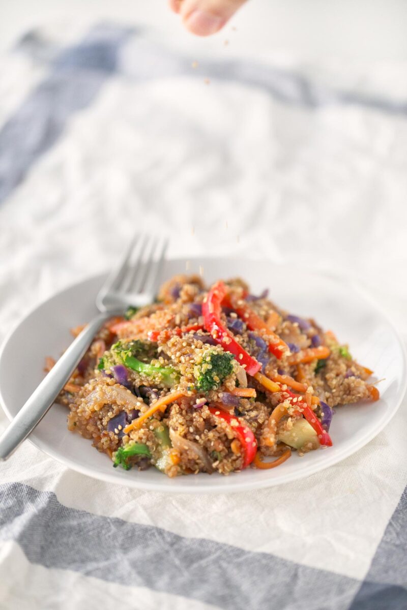 Quinoa Stir Fry with Vegetables. - Save some time cooking big batches of quinoa or rice to make healthy meals during the week, like this quinoa stir fry with vegetables. It's so tasty!