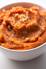 Vegan Mashed Sweet Potatoes - 7-ingredient vegan mashed sweet potatoes. They're so tasty, smooth, creamy and ready in about 30 minutes. It's the perfect side dish!