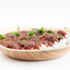 Vegan Red Beans and Rice. - Vegan red beans and rice, made in just 25 minutes, using simple ingredients. This plant-based version is healthier, so nutritious and extremely delicious. #vegan #glutenfree #simpleveganblog