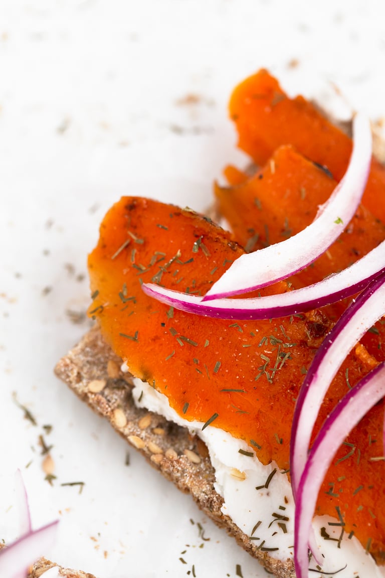 Vegan Smoked Salmon - Vegan smoked salmon, made with natural ingredients. It's low in fat and the texture is on point. We served it on crackers with vegan cream cheese. #vegan #glutenfree #simpleveganblog