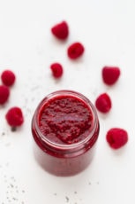 How To Make Chia Seed Jam - Our tutorial will show you how to make chia seed jam at home. It requires 10 minutes and 5 ingredients. Feel free to use any fresh or frozen fruit or any sweetener you have on hand. #vegan #glutenfree #simpleveganblog