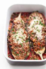 Vegan Bolognese-Stuffed Eggplant - 5-ingredient vegan bolognese-stuffed eggplant, a tasty, satiating side dish or entrée. It's high in protein and fiber, but low in fat. #vegan #glutenfree #simpleveganblog