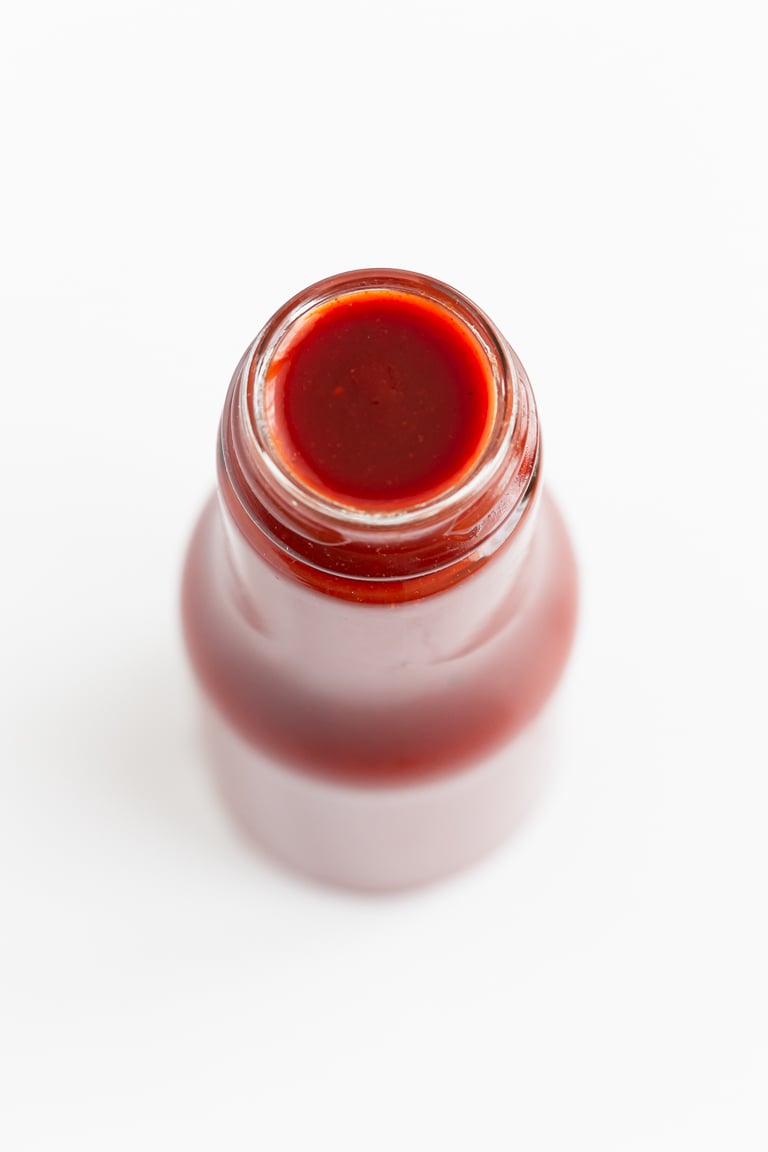 Healthy Barbecue Sauce - Homemade healthy barbecue sauce, made with just 10 ingredients in 20 minutes! Perfect for fries, burgers, marinades, dipping, grilling, and just about everything else. #vegan #glutenfree #simpleveganblog