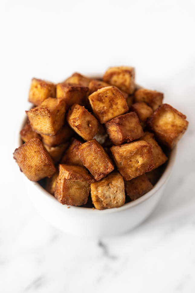 Photo of a bowl of air fryer tofu
