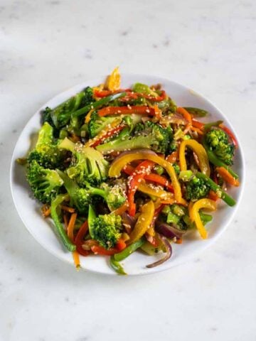 A picture of a dish with veggie stir fry made from scratch