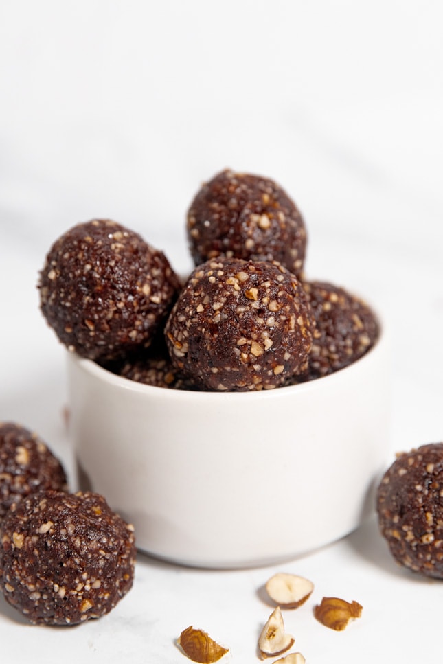 Photo of some energy balls in a bowl