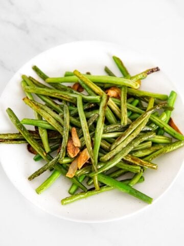 Photo of a plate of garlic green beans