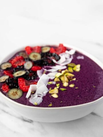 Side photo of a smoothie bowl