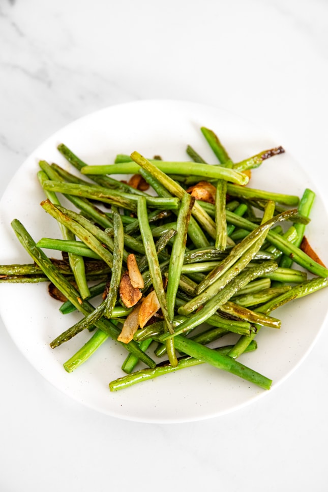 Photo of a plate of garlic green beans