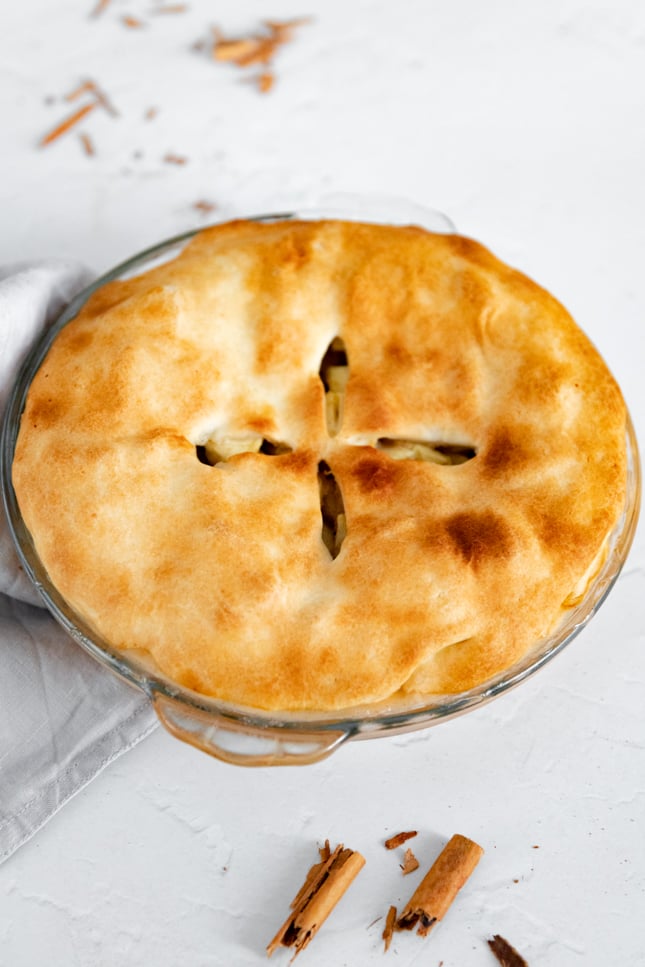 Photo of a vegan apple pie