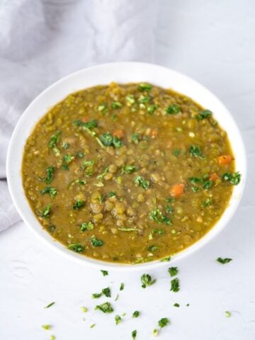 Photo of a bowl of vegan split pea soup
