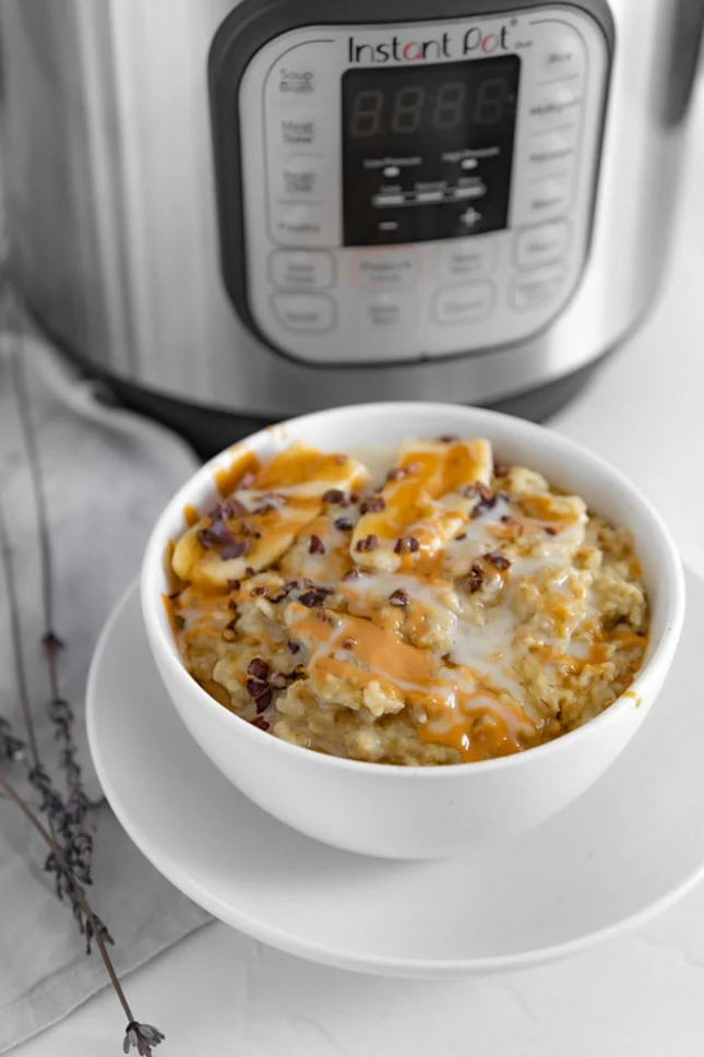 Photo of a bowl of Instant Pot oatmeal