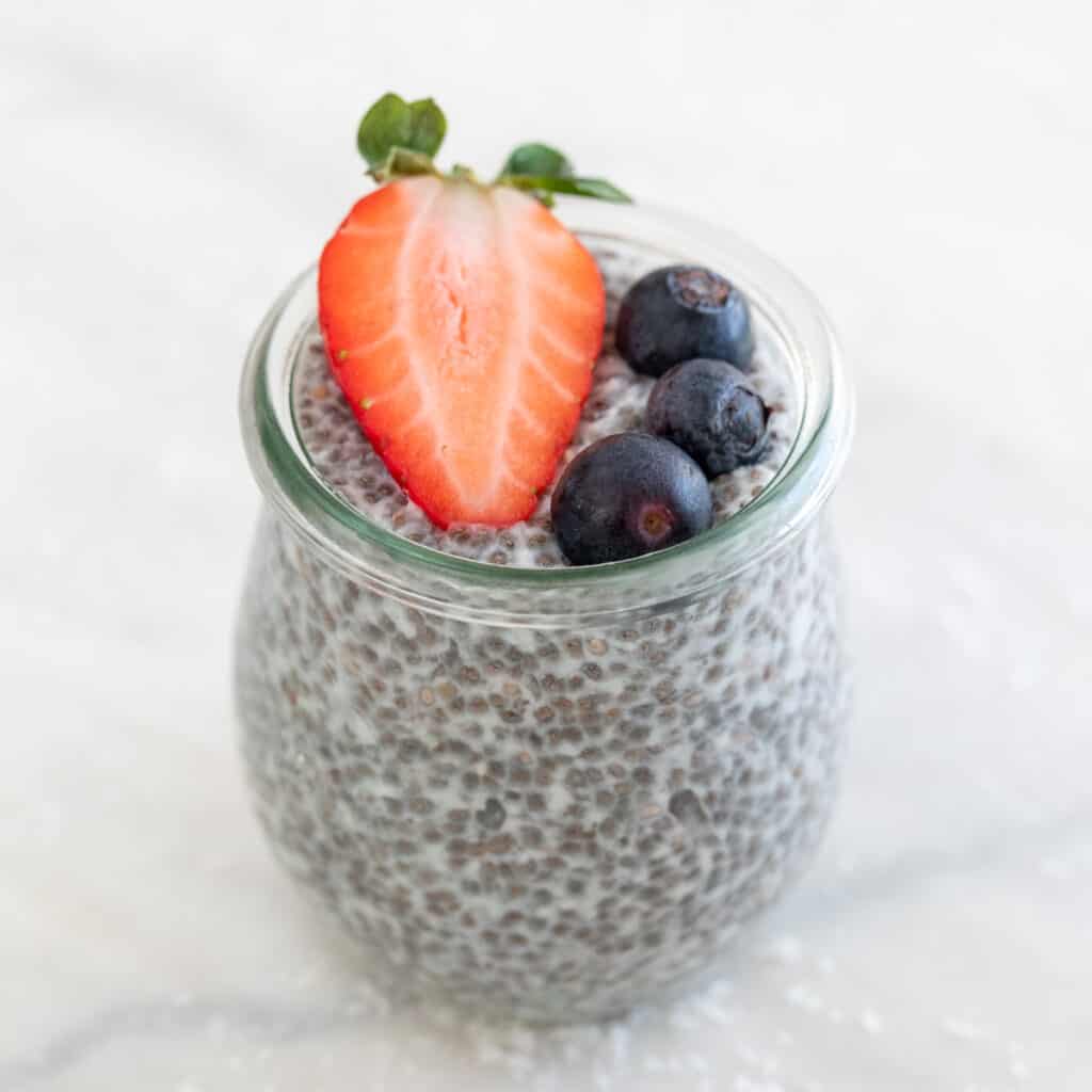 How to Make Chia Pudding (4 Ingredients) - Simple Vegan Blog