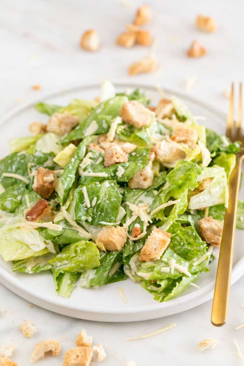 The Best Vegan Caesar Salad (15 Minutes) - Simple Vegan Blog