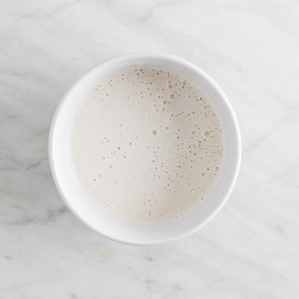 Cashew cream in a bow.