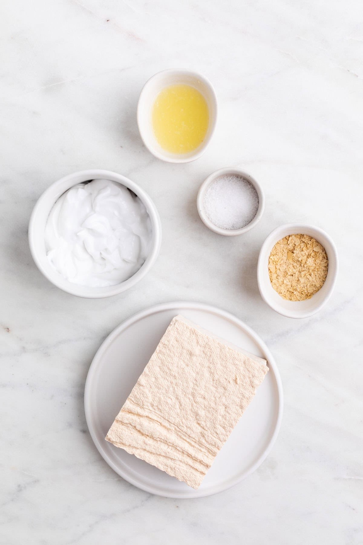 Ingredients for vegan cottage cheese.