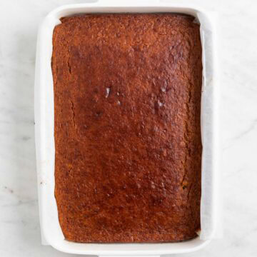 Baked vegan pumpkin cake.