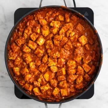 Baked tofu in creamy tikka masala sauce